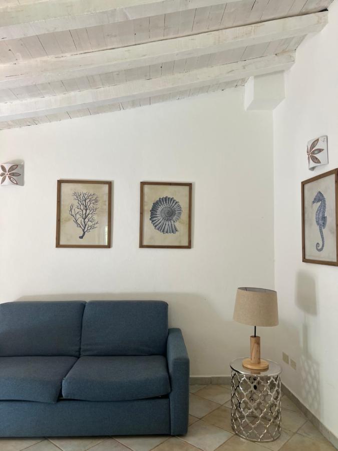 לה מדלנה Appartamento Il Caracolo A Cala Francese מראה חיצוני תמונה